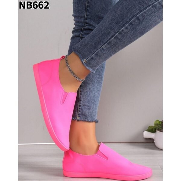 Buty sportowe wsuwane damskie(36-41/12P) kod: NB662